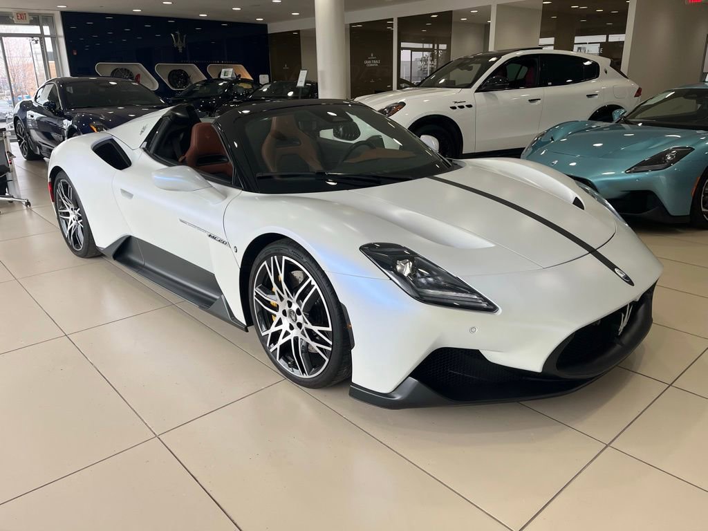 Used 2023 Maserati MC20 Spyder image 2