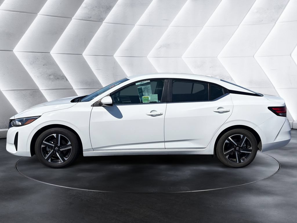 Used 2024 Nissan Sentra SV FWD image 2
