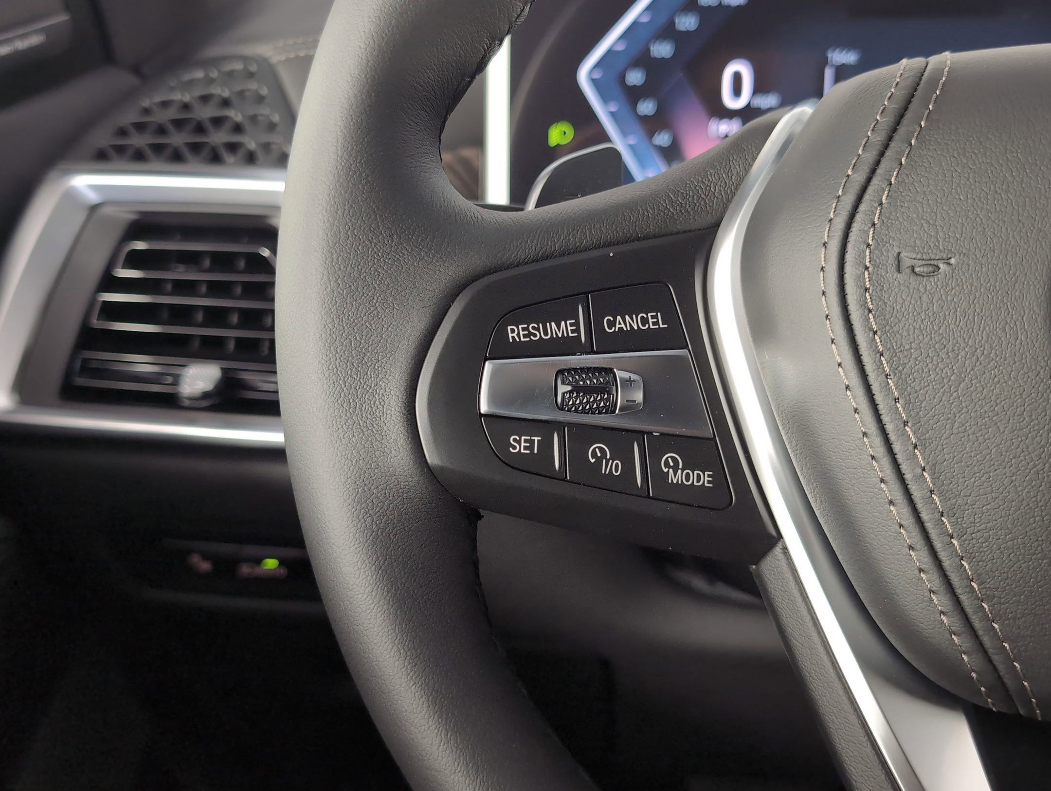 Used 2026 BMW X5 sDrive40i w/ Premium Package image 14