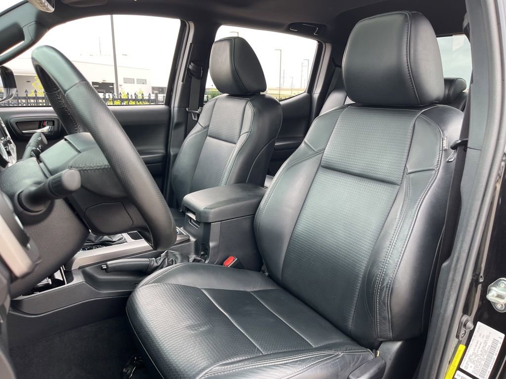 Used 2018 Toyota Tacoma Limited AWD/4WD image 28
