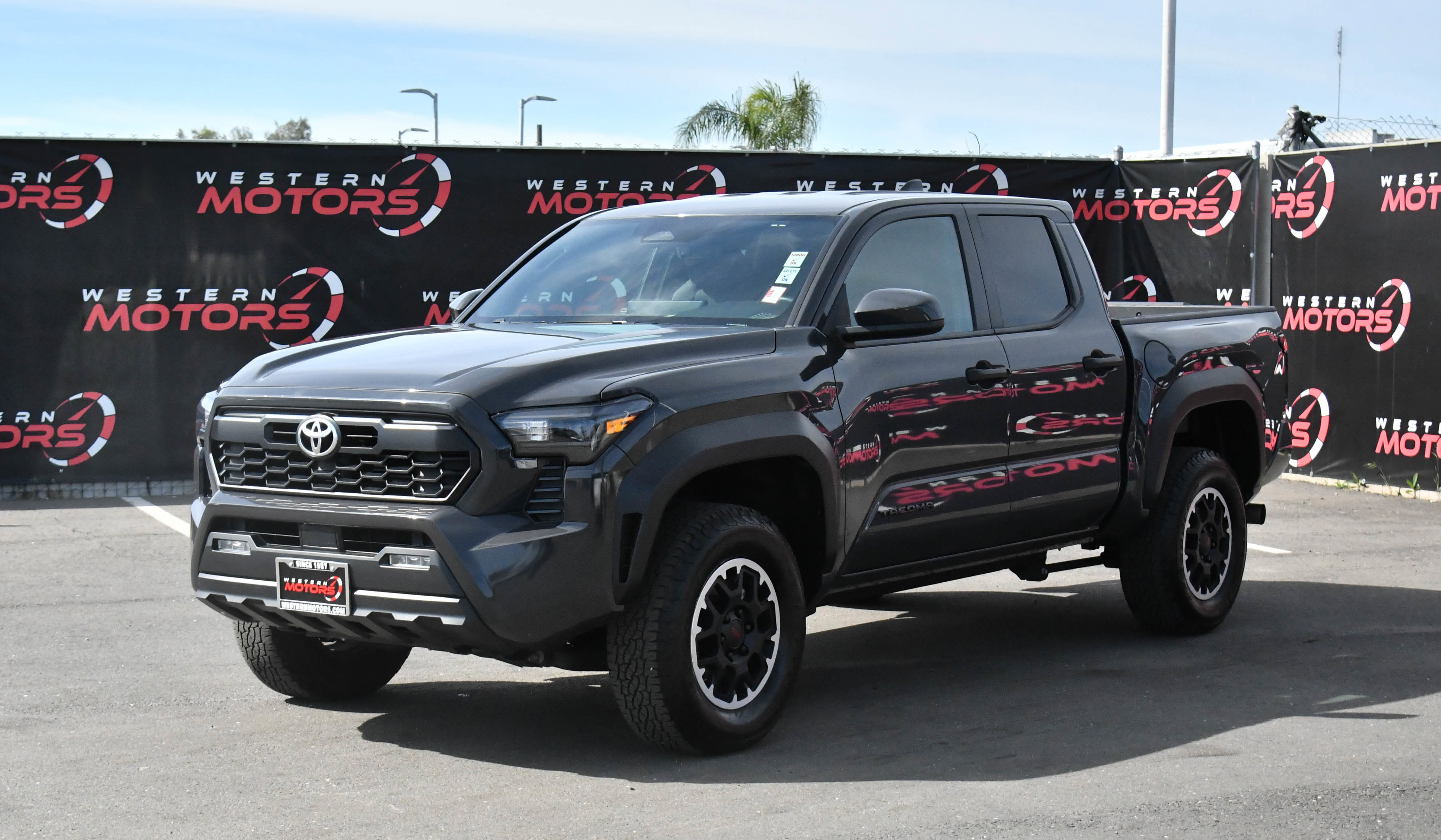 Used 2024 Toyota Tacoma TRD Sport image 3