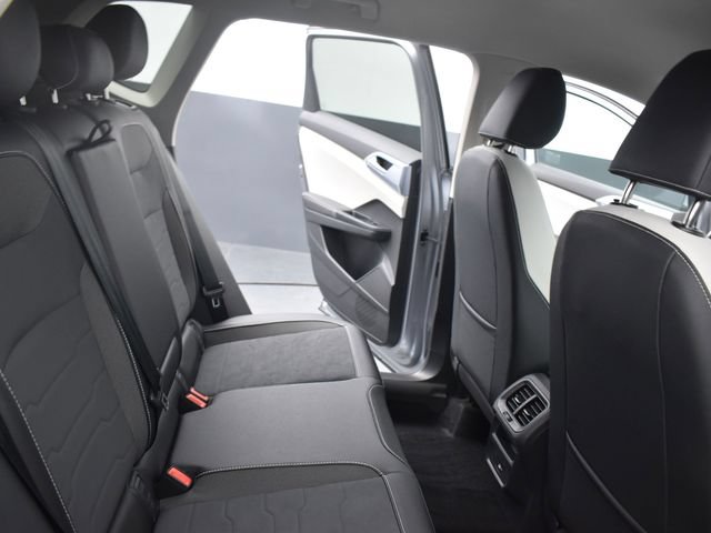 Used 2025 Volkswagen Taos SE FWD image 23