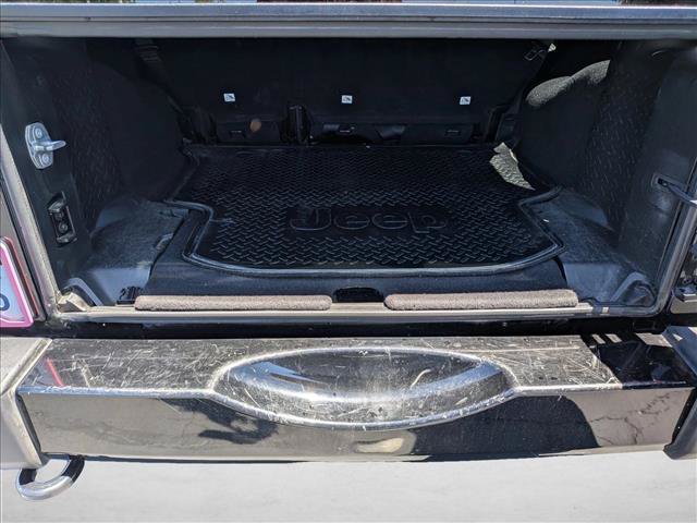 Used 2017 Jeep Wrangler Unlimited Sahara AWD/4WD image 6
