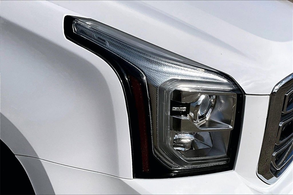 Used 2019 GMC Yukon SLT image 32