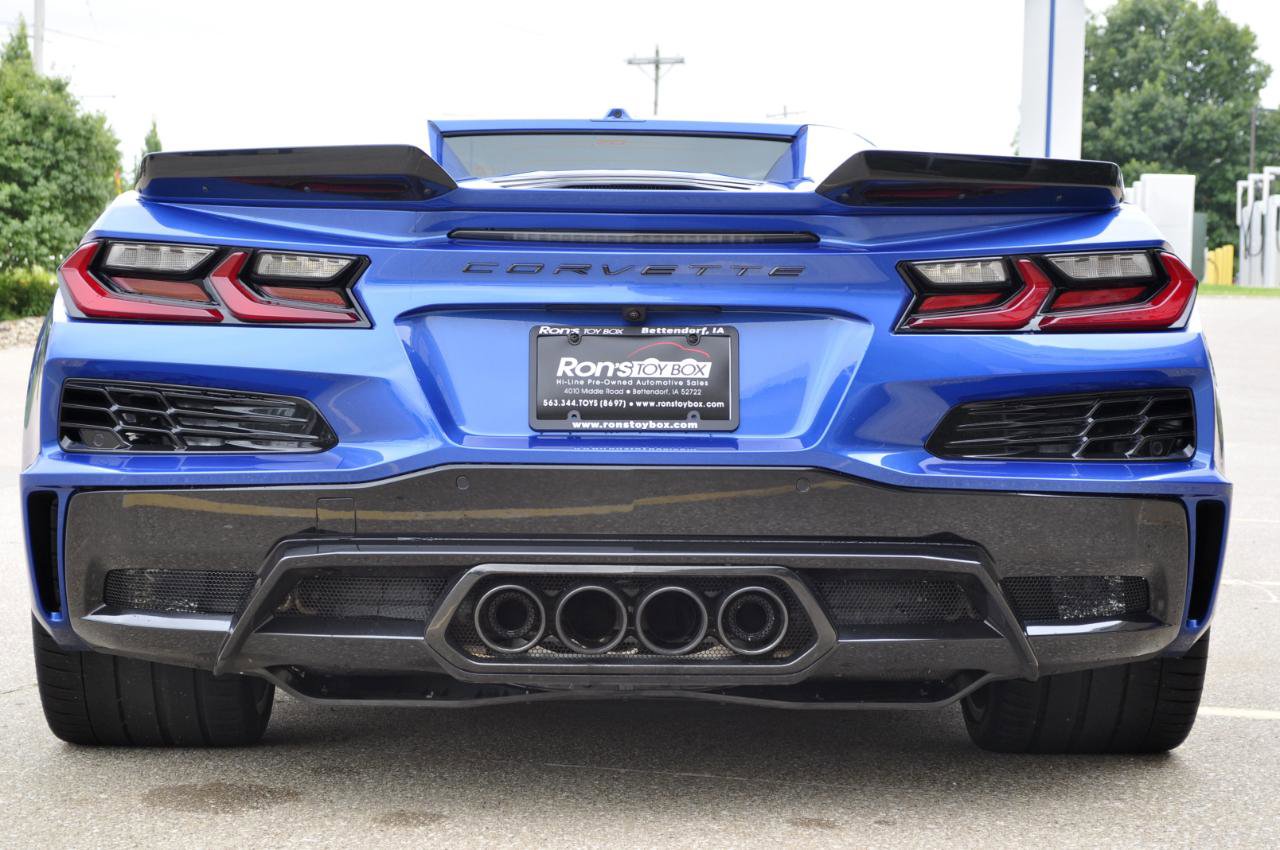 Used 2023 Chevrolet Corvette Z06 image 8