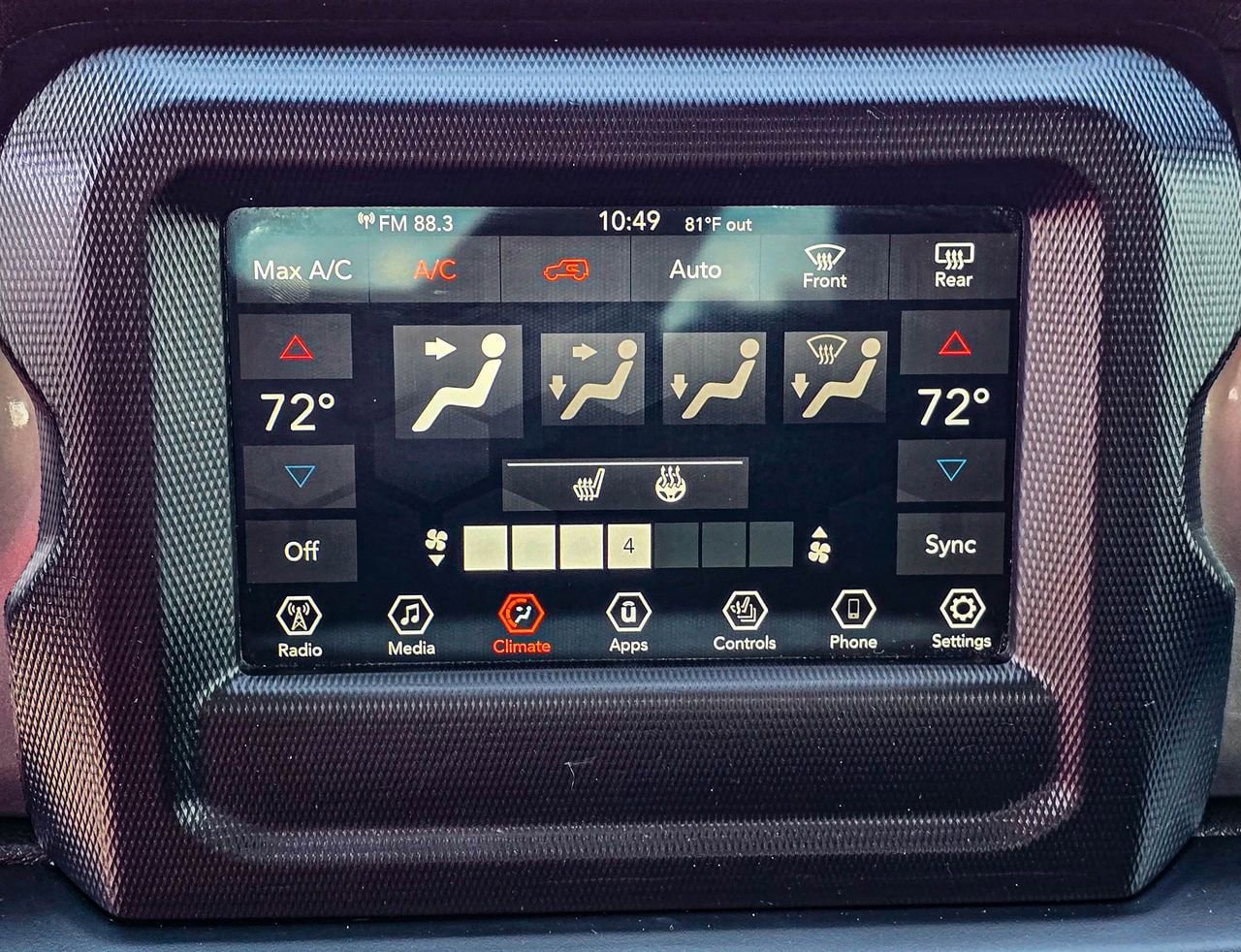 Used 2020 Jeep Wrangler Unlimited Sahara w/ Cold Weather Group AWD/4WD image 18