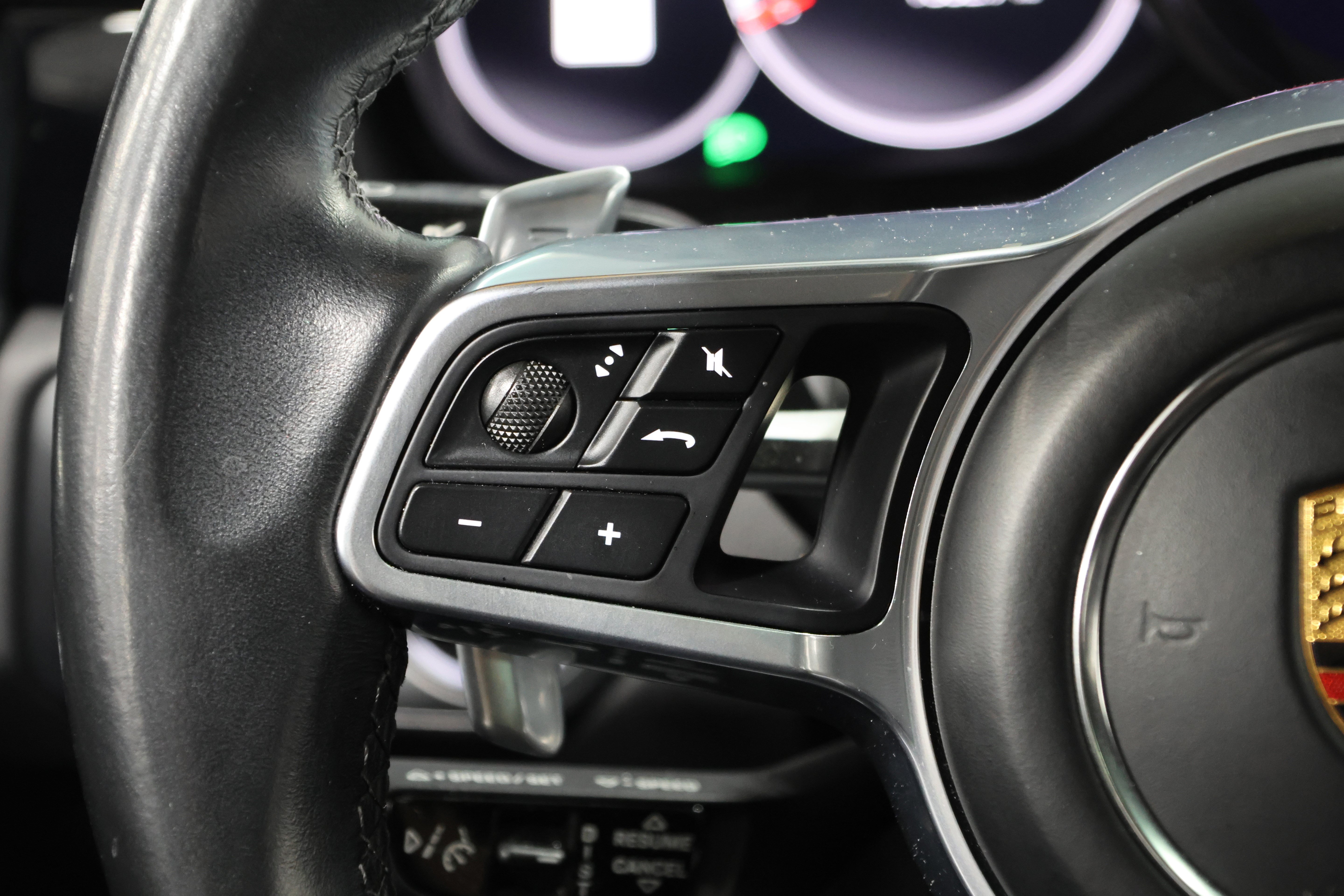 Used 2021 Porsche Cayenne GTS AWD/4WD image 18