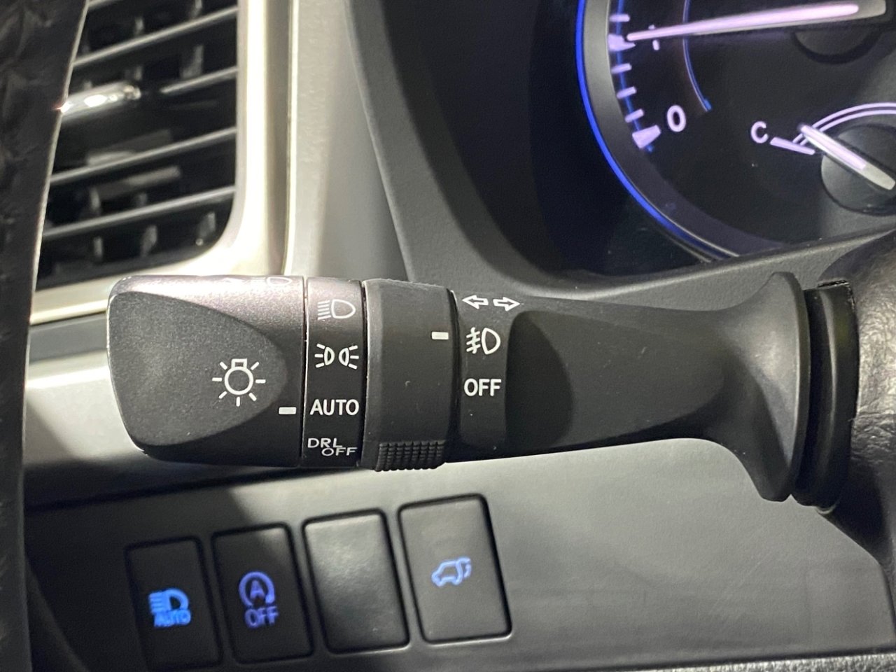 Used 2017 Toyota Highlander SE image 26