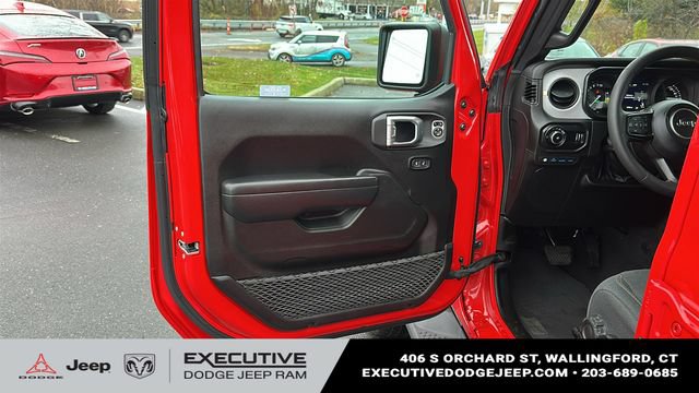 Used 2024 Jeep Wrangler Unlimited w/ Convenience Group AWD/4WD image 8