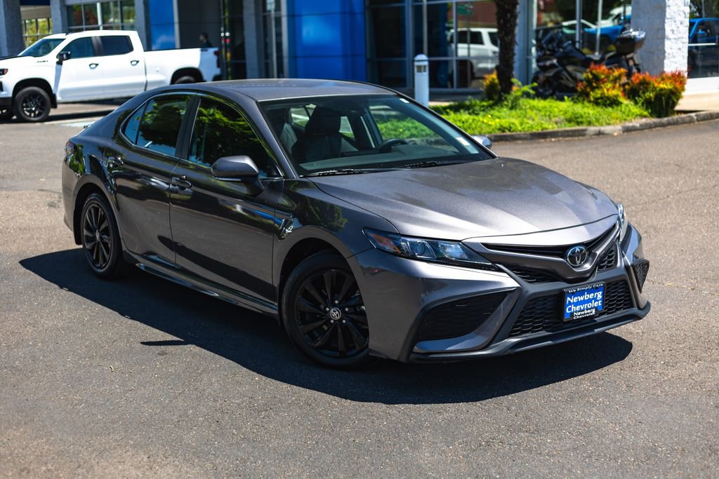Used 2024 Toyota Camry SE FWD video 2