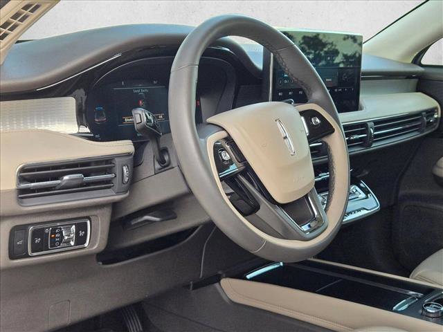Used 2023 Lincoln Corsair AWD image 10