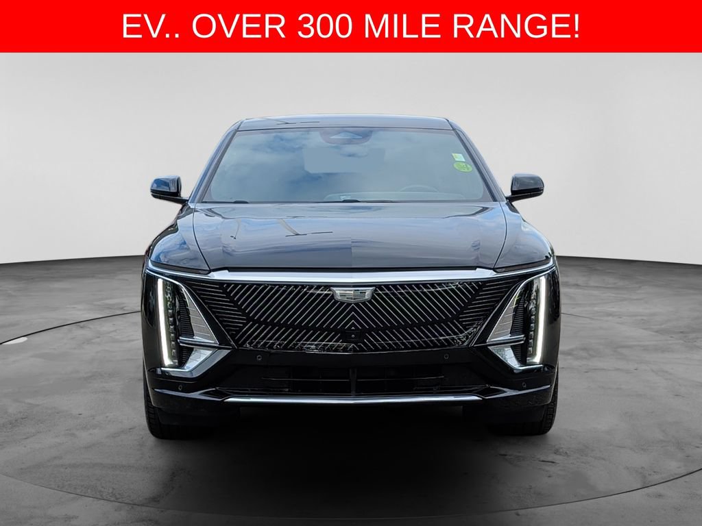 Used 2024 Cadillac Lyriq Luxury w/ LPO, Floor Liner Package AWD/4WD image 2