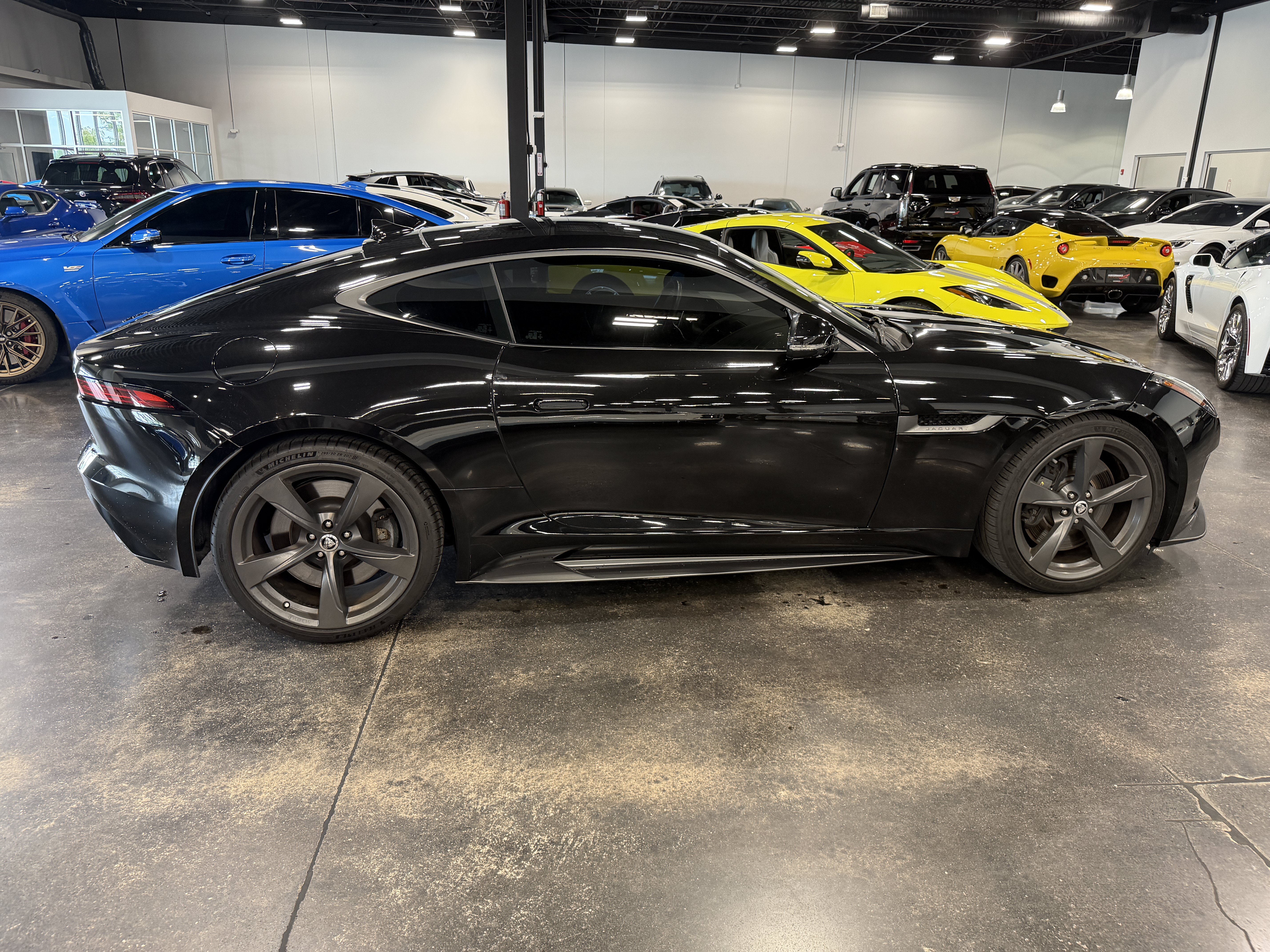 Used 2018 Jaguar F-TYPE 400 Sport RWD image 8