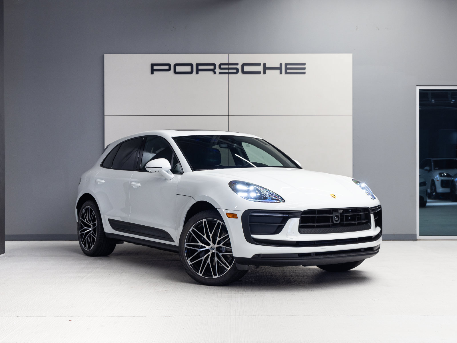 New 2026 Porsche Macan AWD/4WD image 9