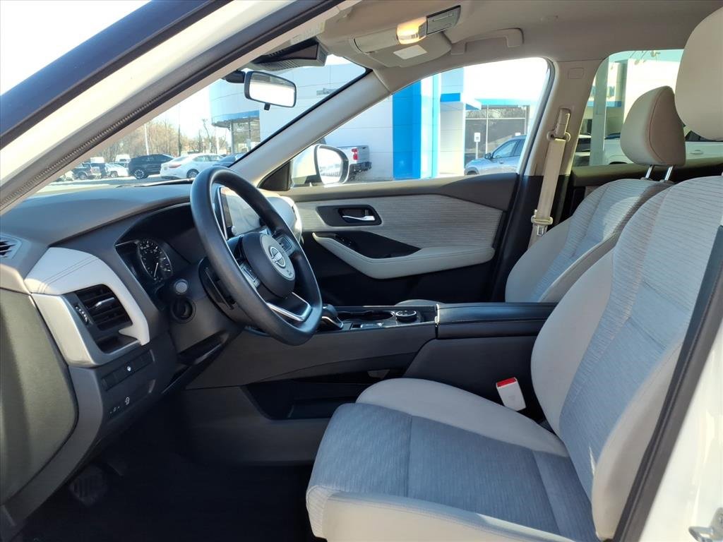 Used 2023 Nissan Rogue SV image 11