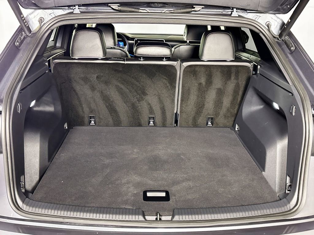 Certified 2024 Volkswagen Atlas Cross Sport SEL Premium R-Line image 22