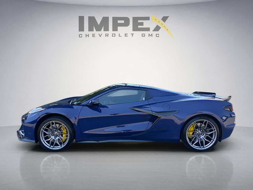 Used 2025 Chevrolet Corvette Z06 w/ Stealth Interior Trim Package RWD image 3