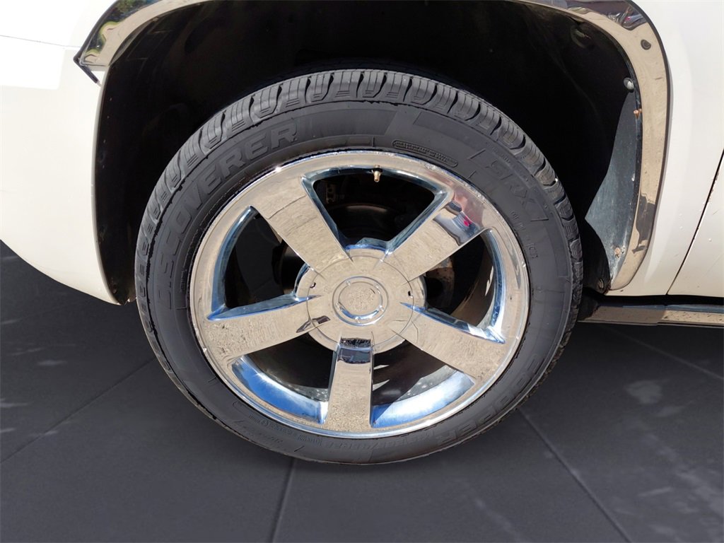 Used 2012 Chevrolet Avalanche LTZ image 14