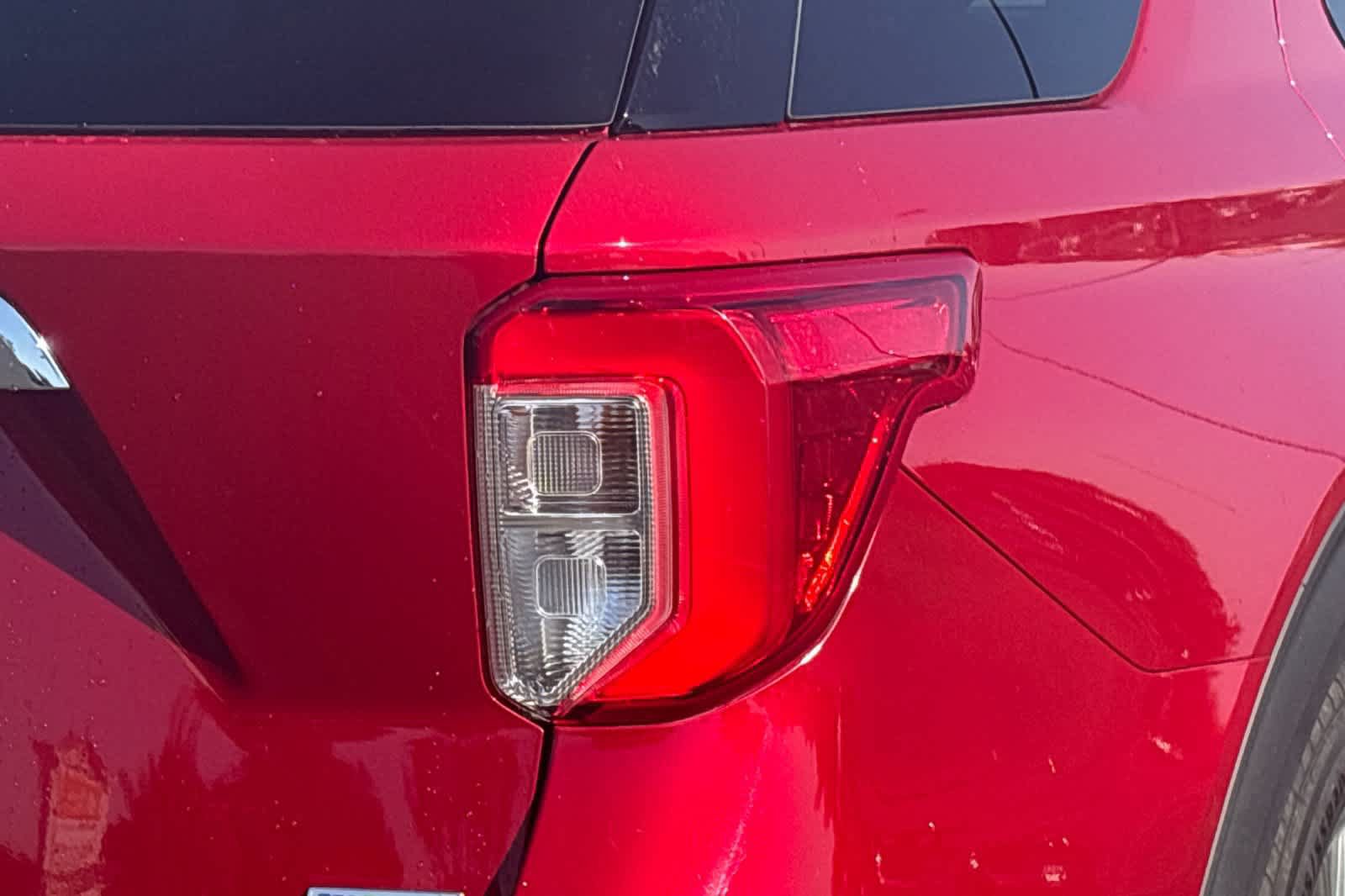 Used 2020 Ford Explorer XLT w/ Equipment Group 202A RWD image 13