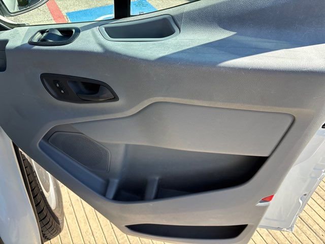 Used 2018 Ford Transit 350 XL image 25