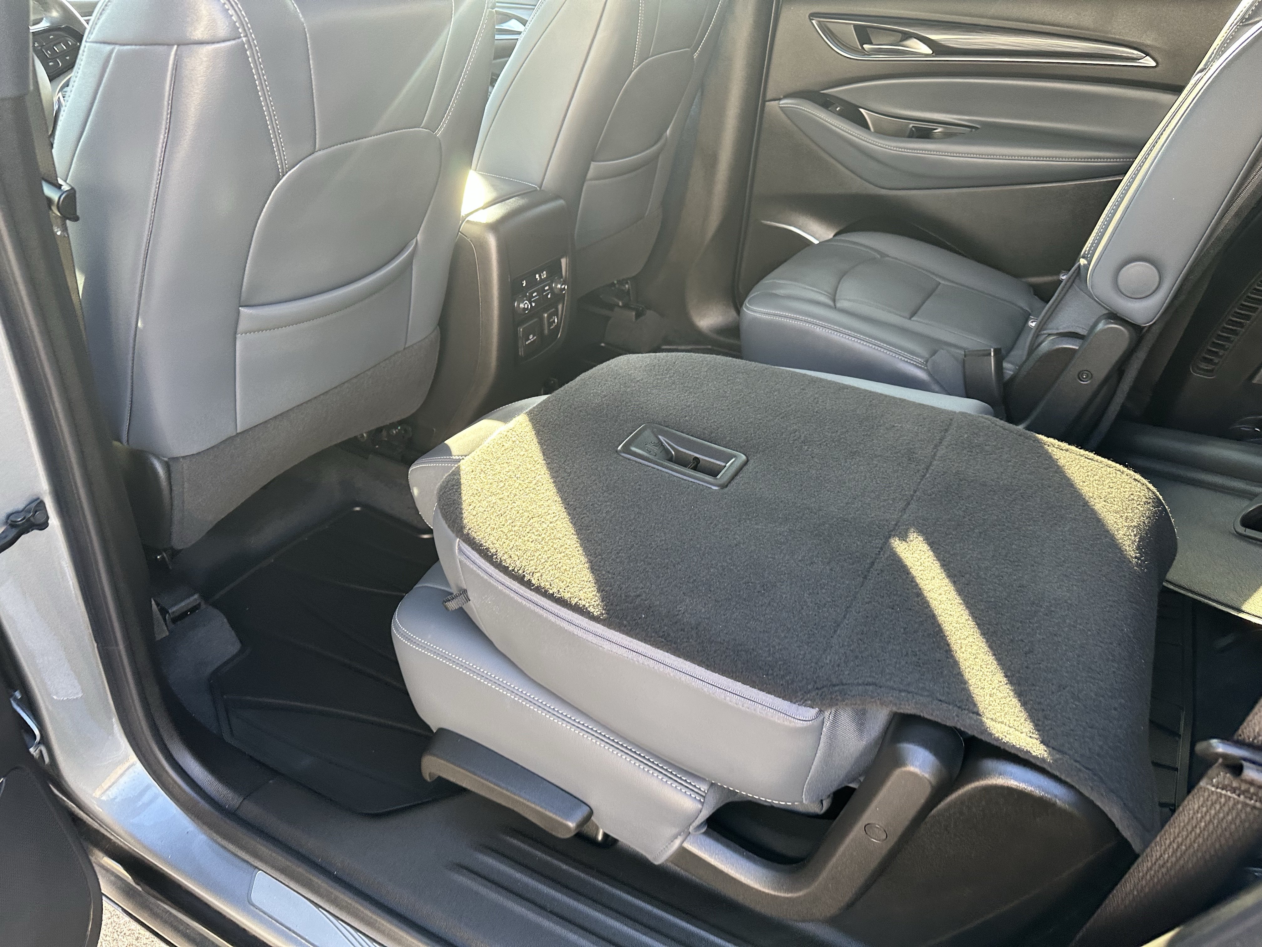 Used 2023 Buick Enclave Premium w/ Experience Buick Package AWD/4WD image 6