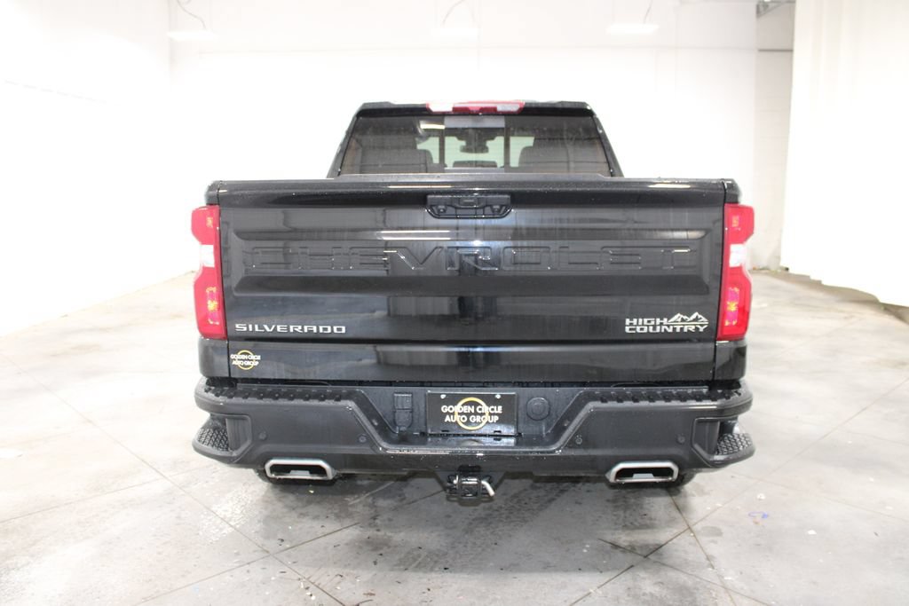 Used 2025 Chevrolet Silverado 1500 High Country AWD/4WD image 8