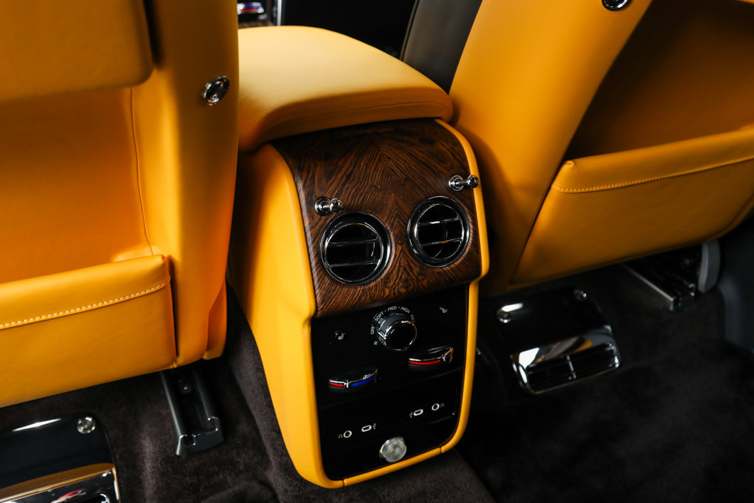 Used 2025 Rolls-Royce Cullinan AWD/4WD image 43
