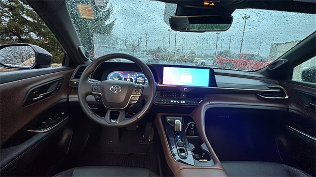 Used 2024 Toyota Crown Limited image 12