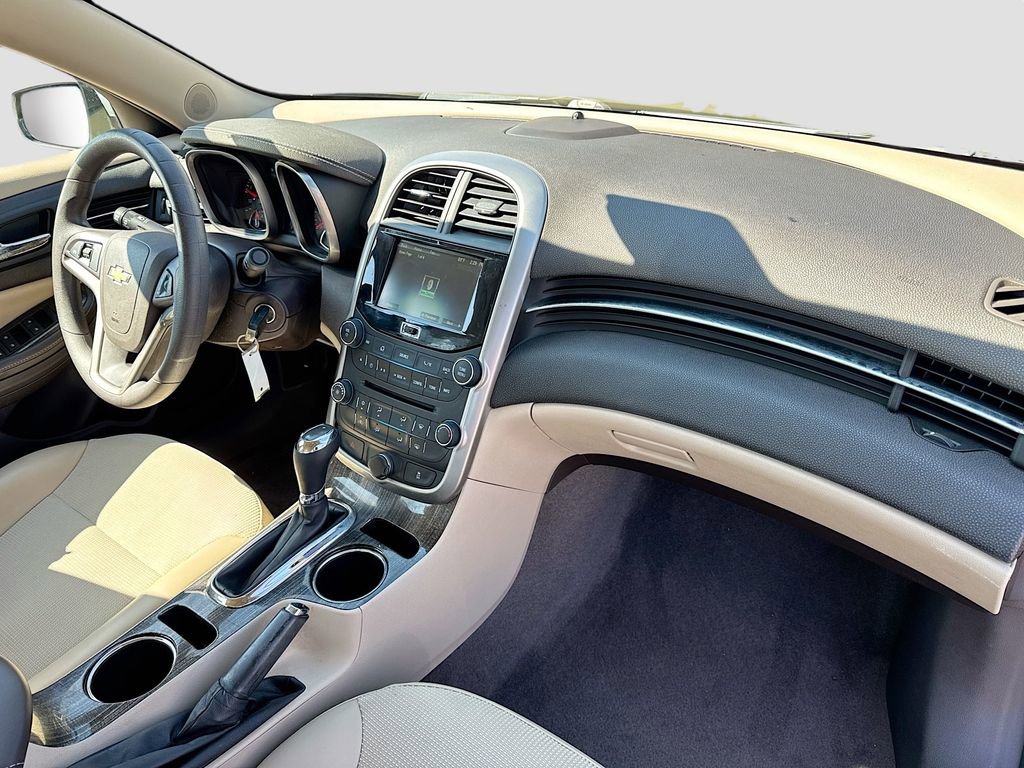 Used 2015 Chevrolet Malibu LT image 34