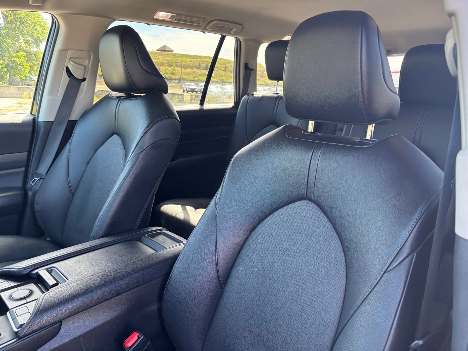 Used 2025 Toyota Grand Highlander FWD image 34