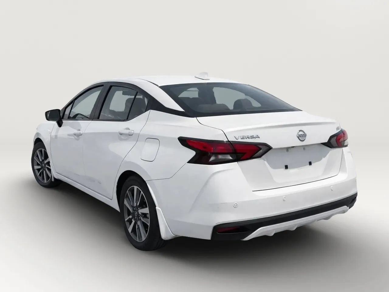 Used 2024 Nissan Versa SV w/ Trunk Package FWD image 4