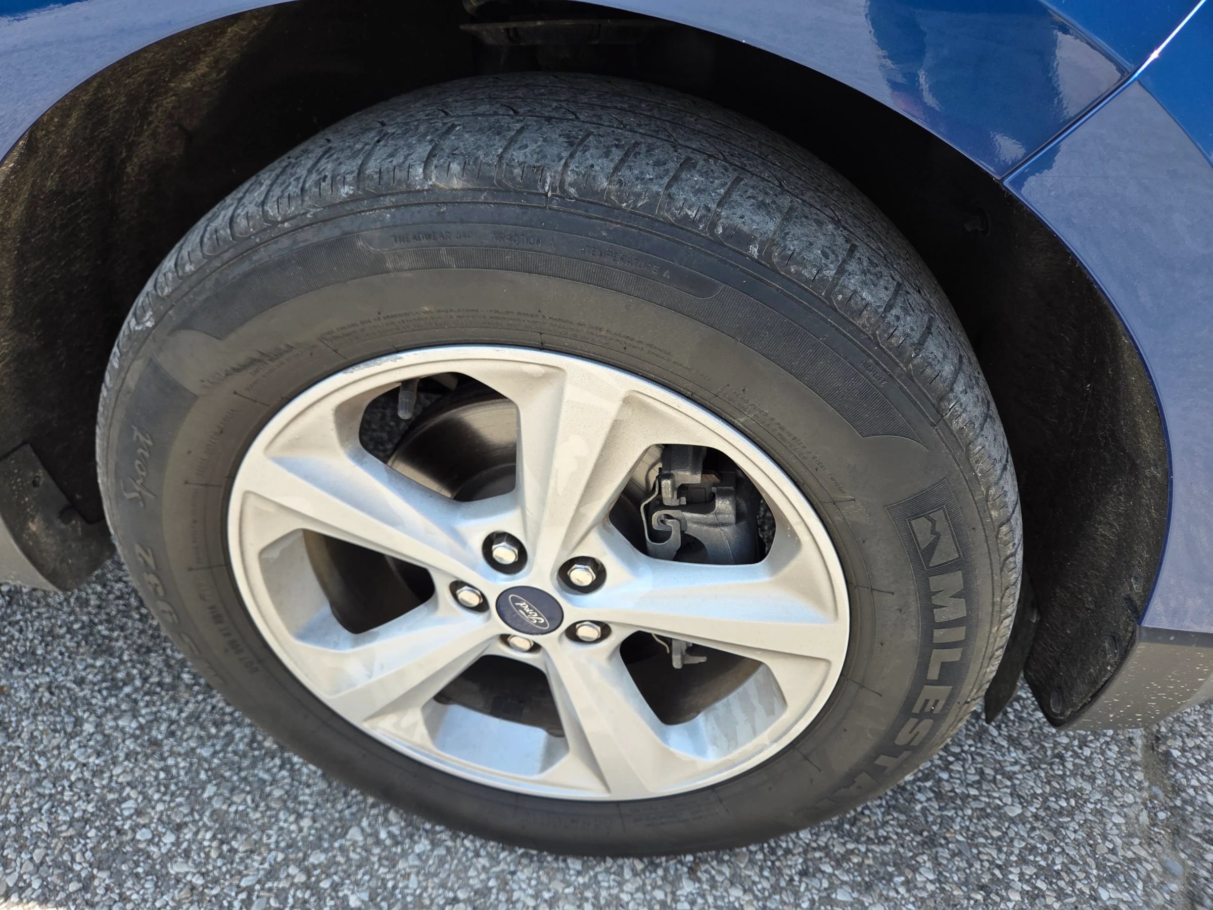 Used 2020 Ford Edge SE FWD image 13