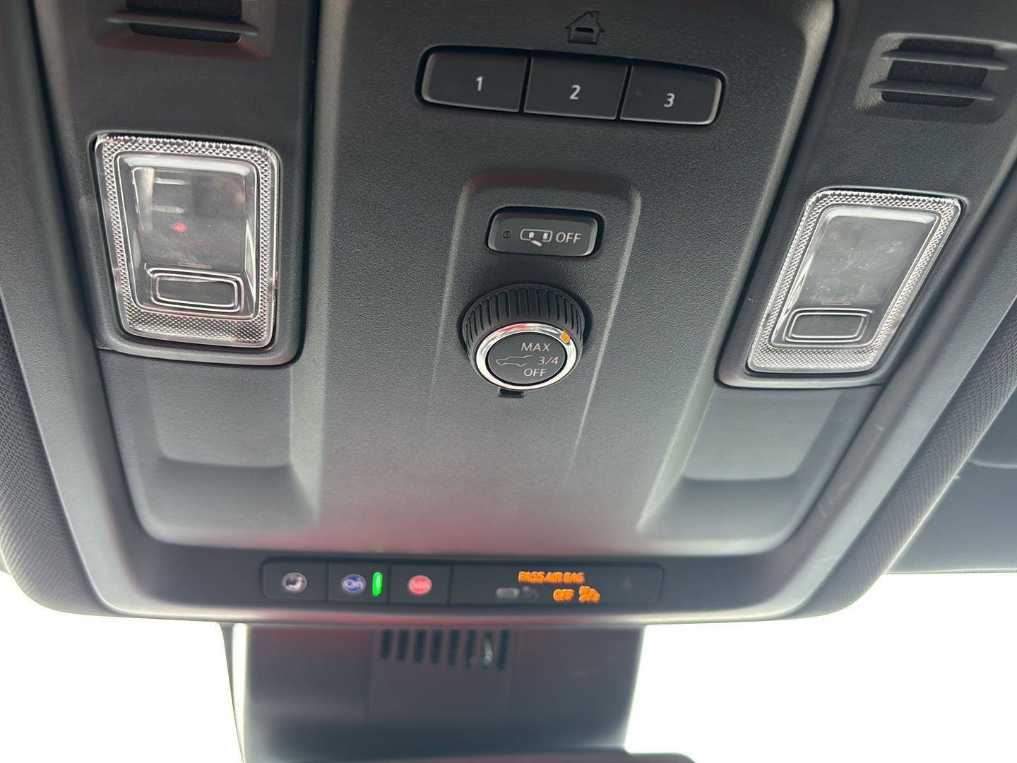 Used 2024 GMC Yukon SLT image 32