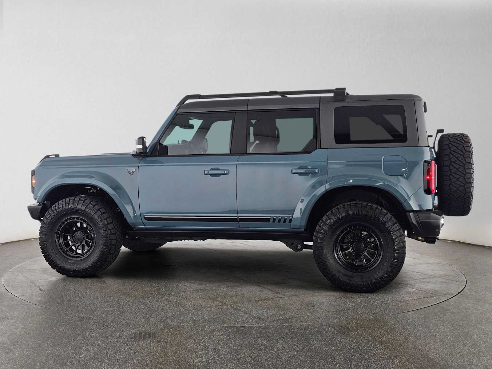 Used 2021 Ford Bronco First Edition AWD/4WD image 6