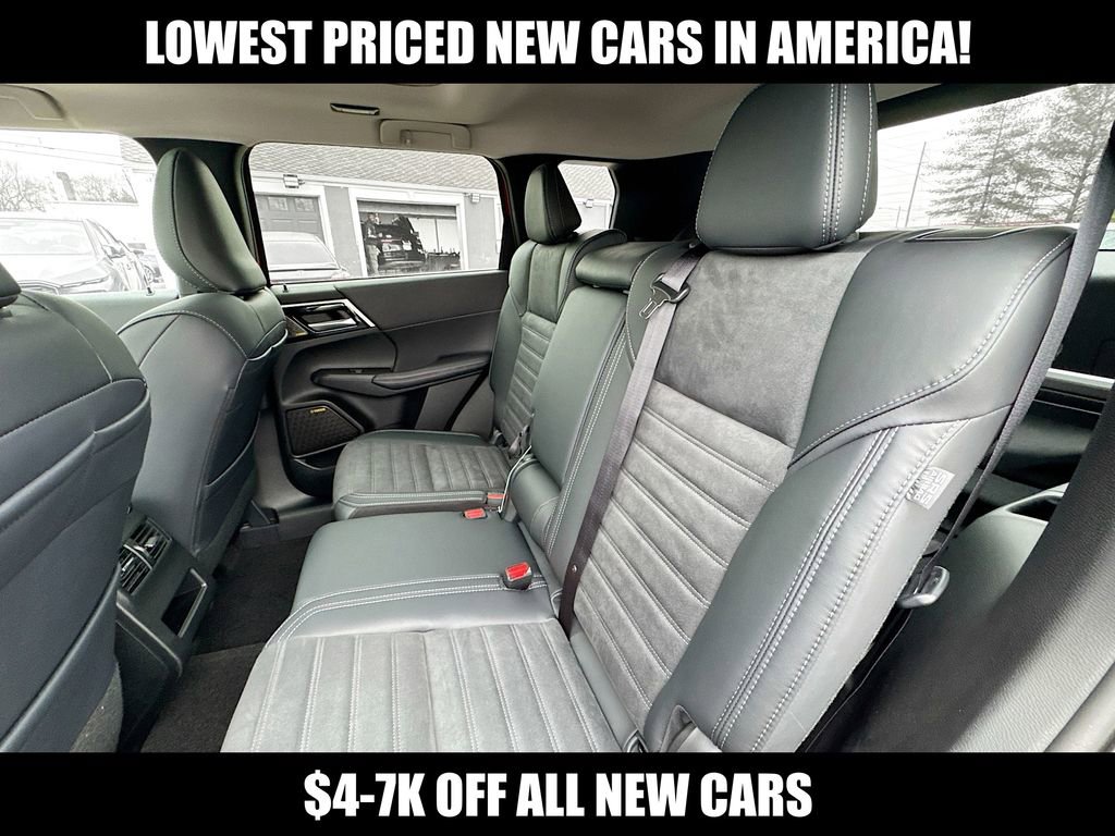 New 2025 Mitsubishi Outlander SE image 27