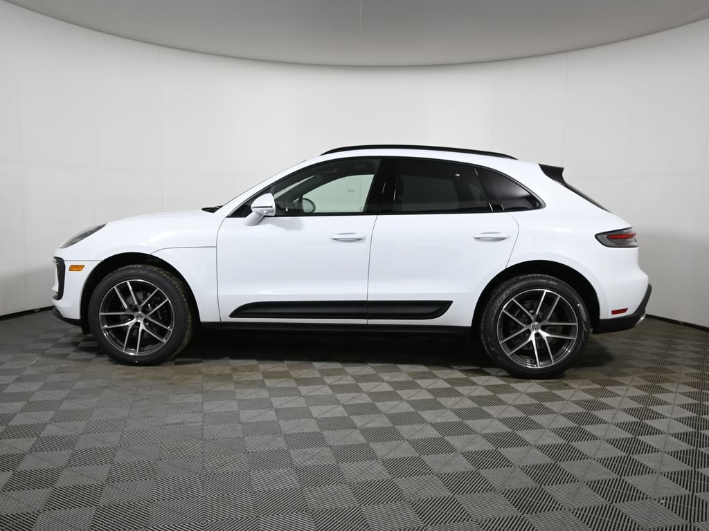 Used 2026 Porsche Macan AWD/4WD image 2