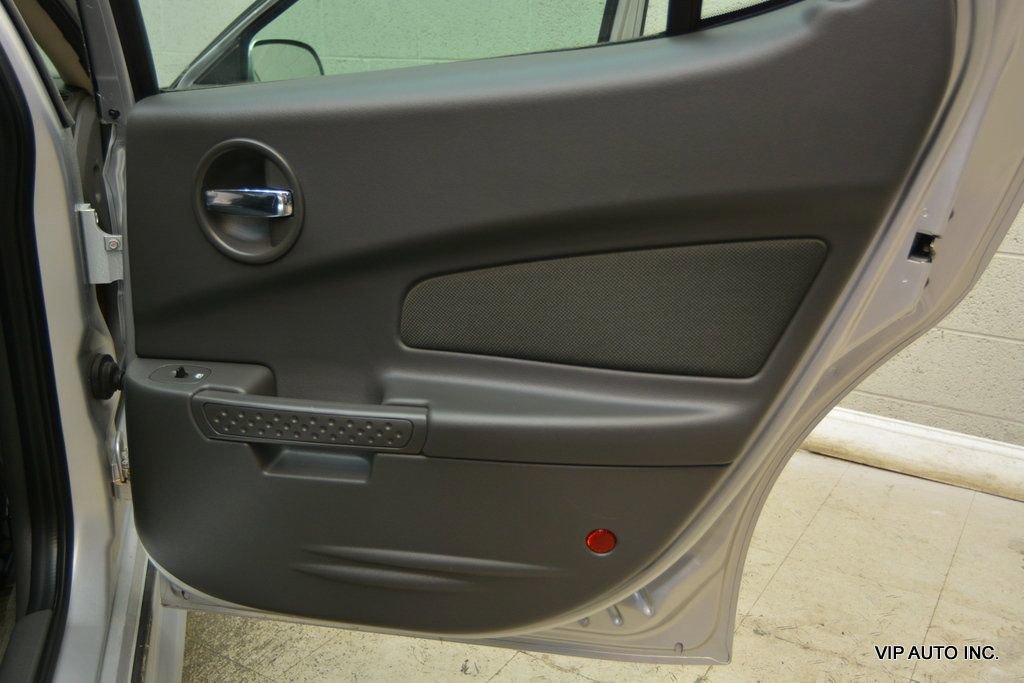 Used 2004 Pontiac Grand Prix GT w/ Drivers Package FWD image 8