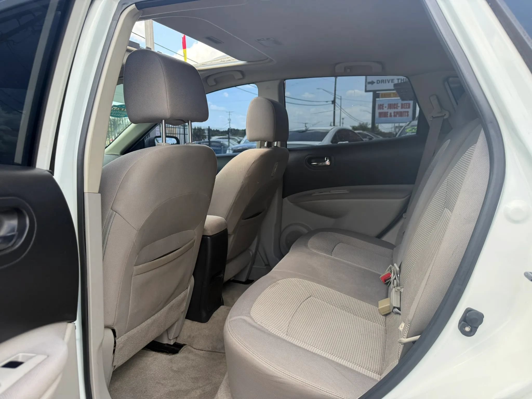 Used 2012 Nissan Rogue SV w/ Premium Pkg FWD image 14