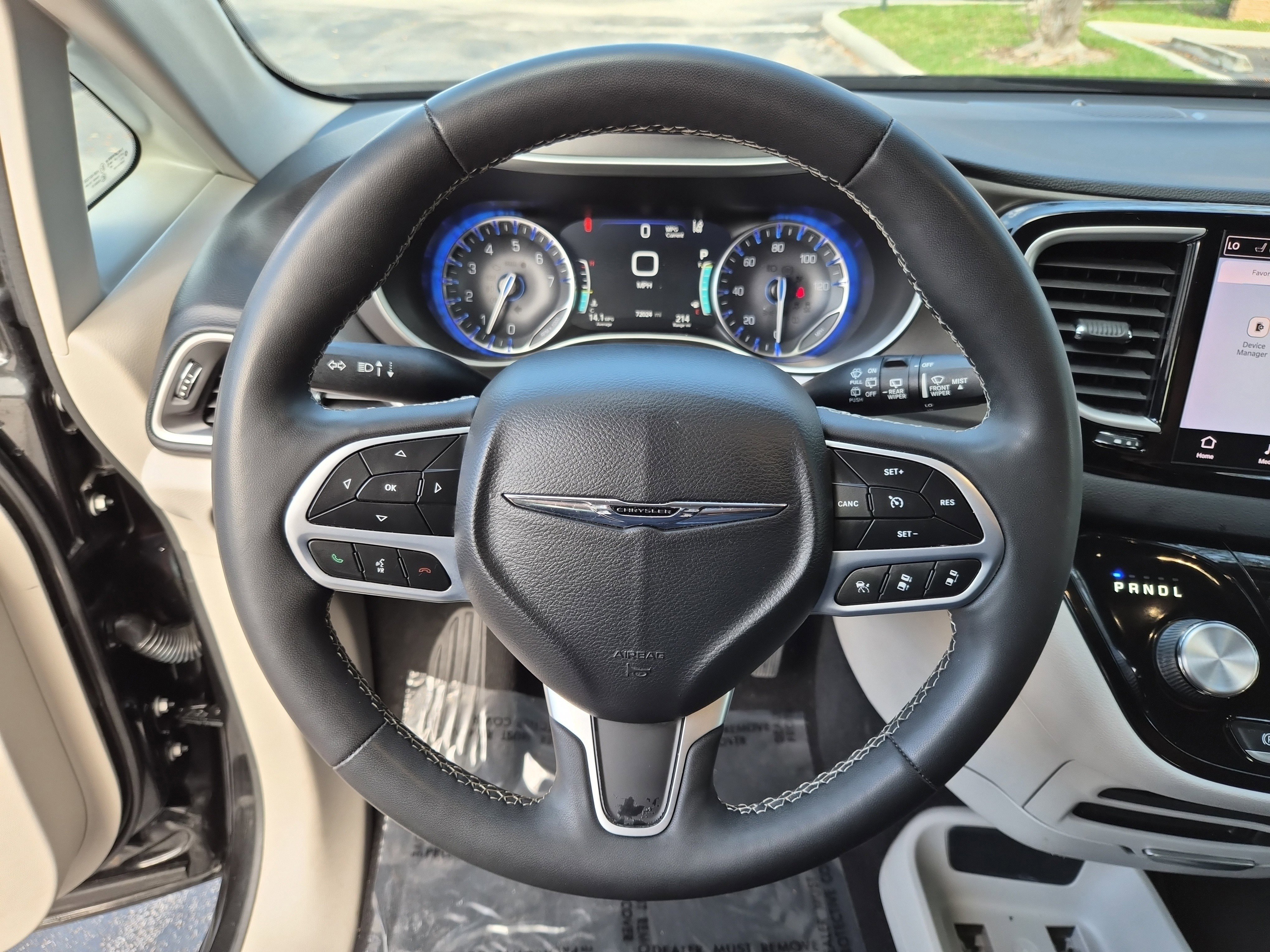 Used 2022 Chrysler Pacifica Touring-L image 20
