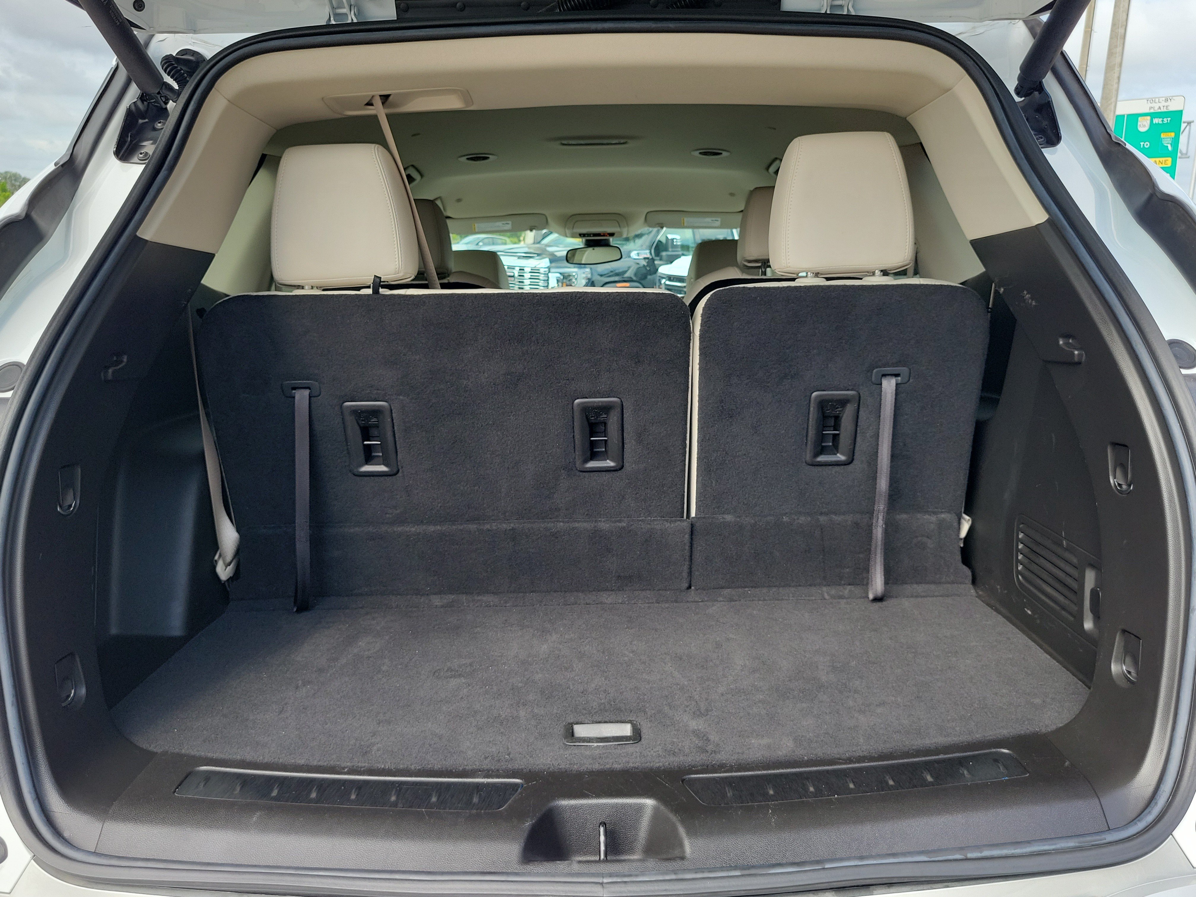 Used 2024 Buick Enclave Essence FWD image 16