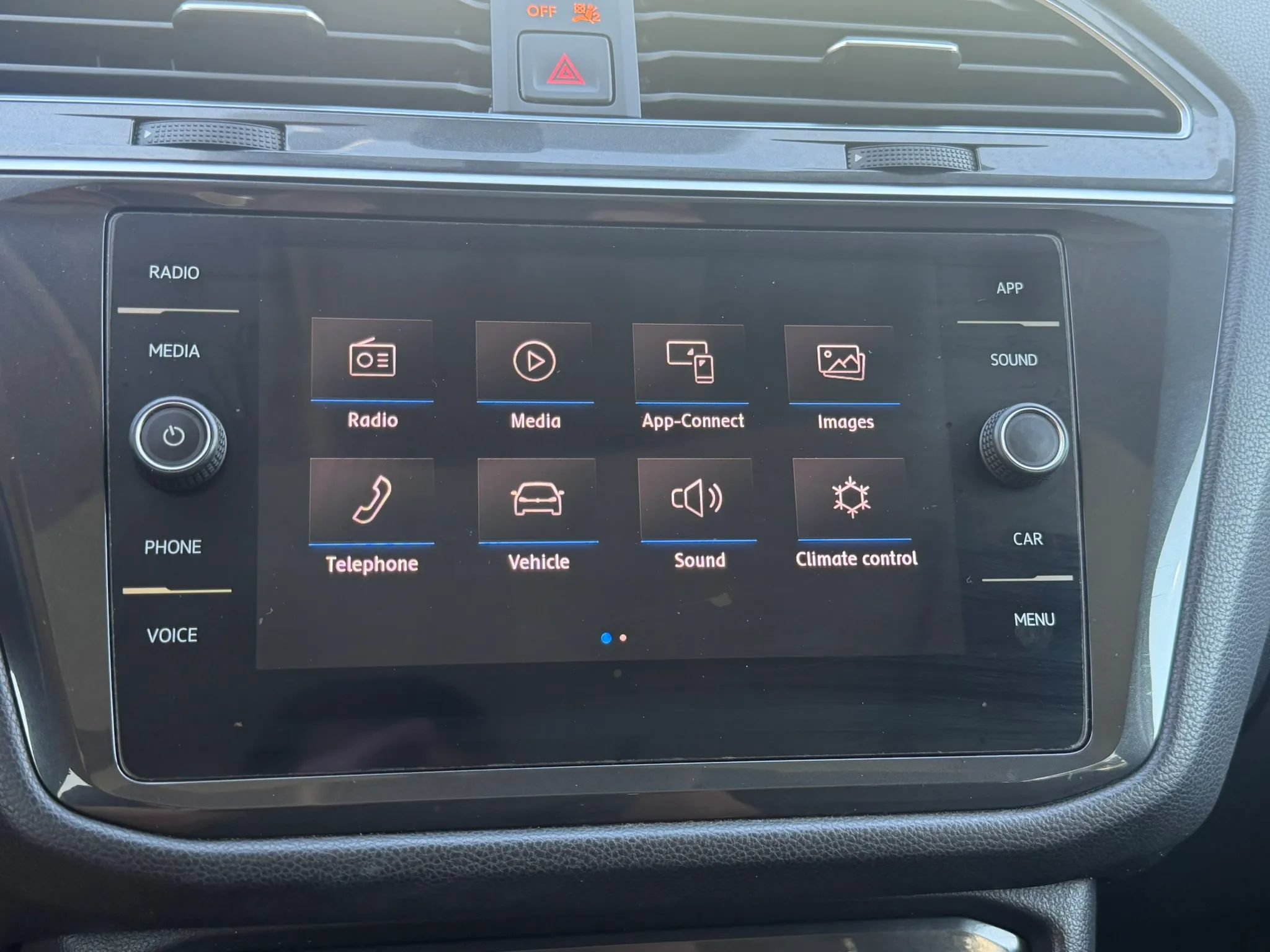 Used 2019 Volkswagen Tiguan SE w/ Panoramic Sunroof Package FWD image 22