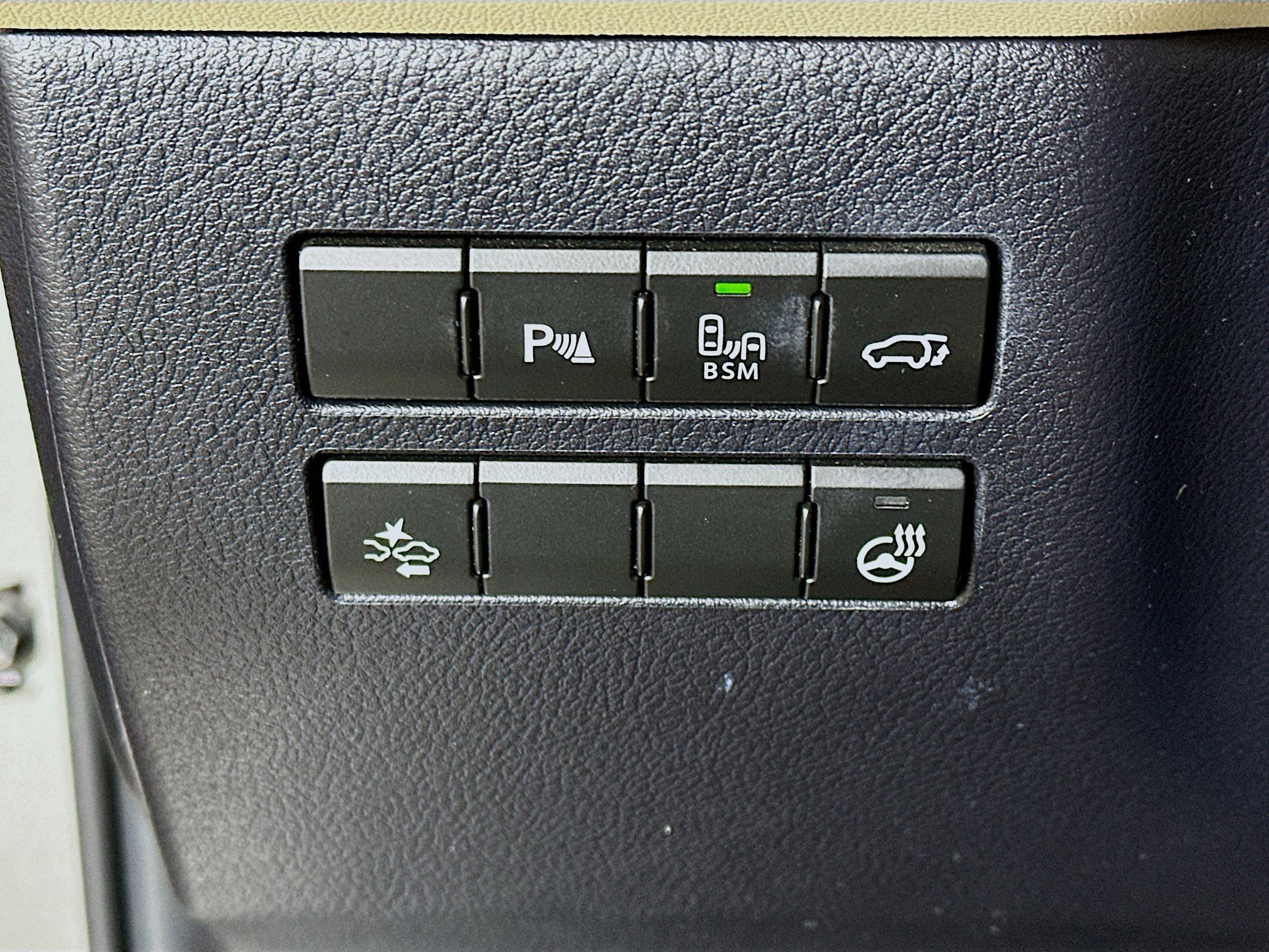 Used 2016 Lexus NX 300h AWD image 17