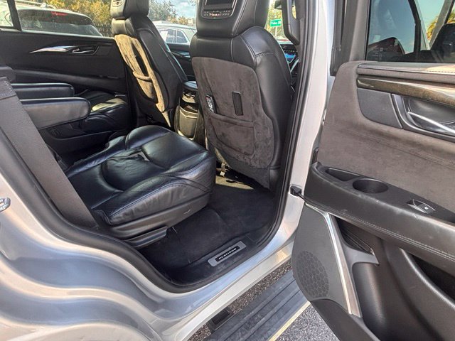 Used 2018 Cadillac Escalade Platinum RWD image 19