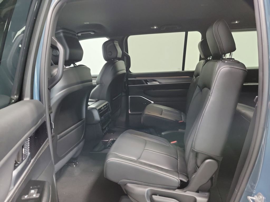 New 2026 Jeep Grand Wagoneer Limited AWD/4WD image 9