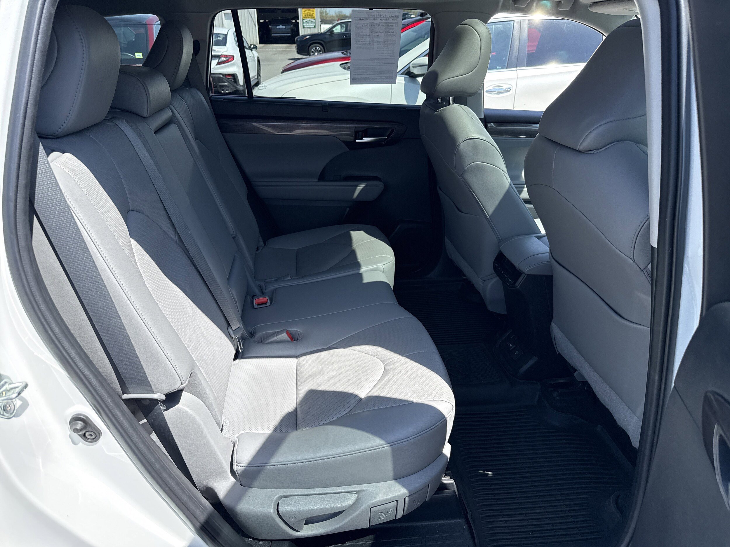 Used 2023 Toyota Highlander Limited AWD/4WD image 15