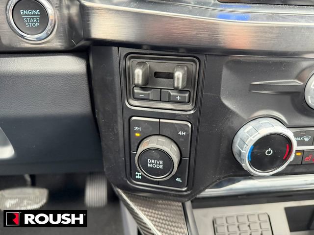 New 2026 Ford F250 Lariat w/ Black Appearance Package image 25