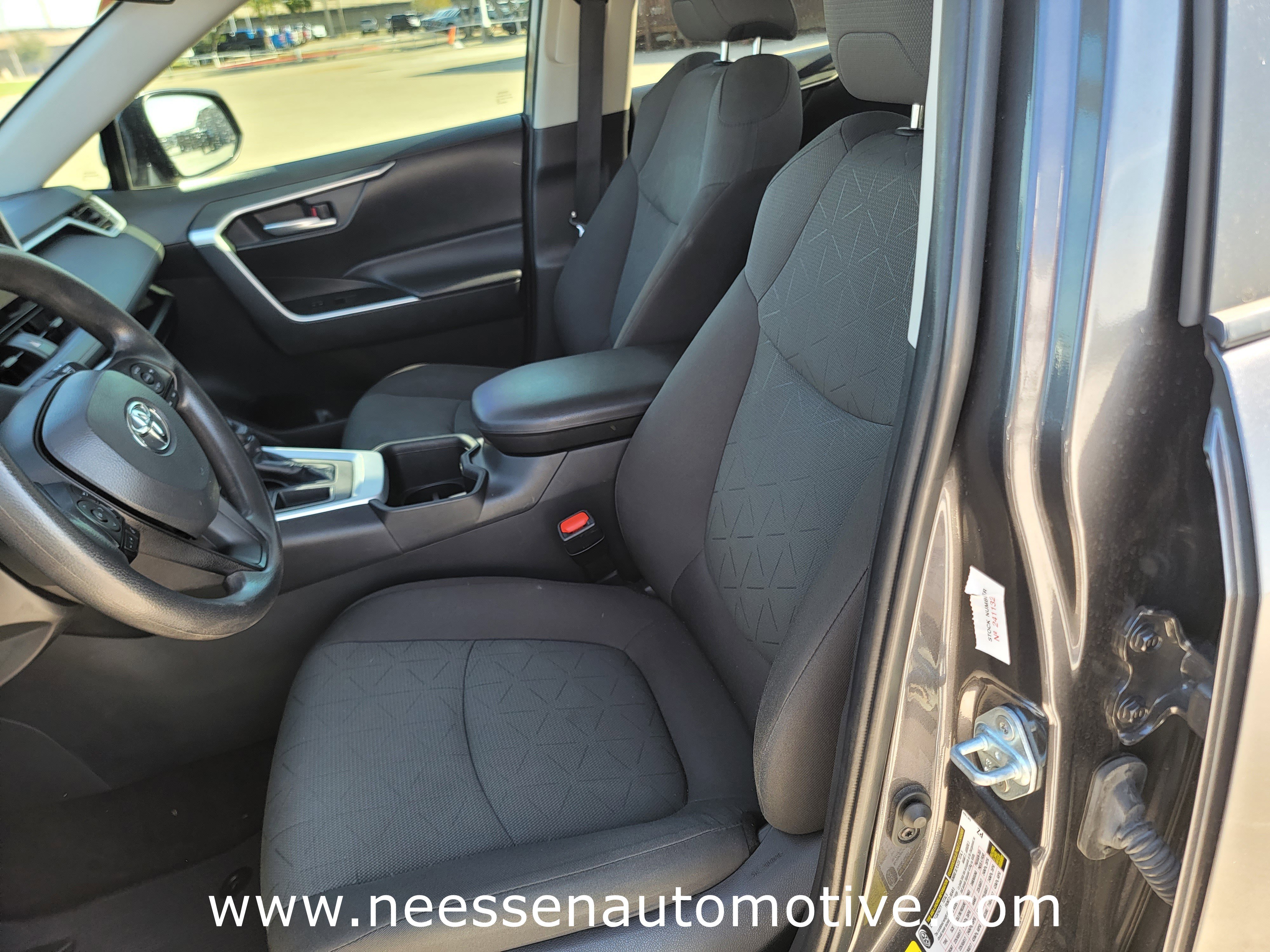 Used 2024 Toyota RAV4 XLE image 16