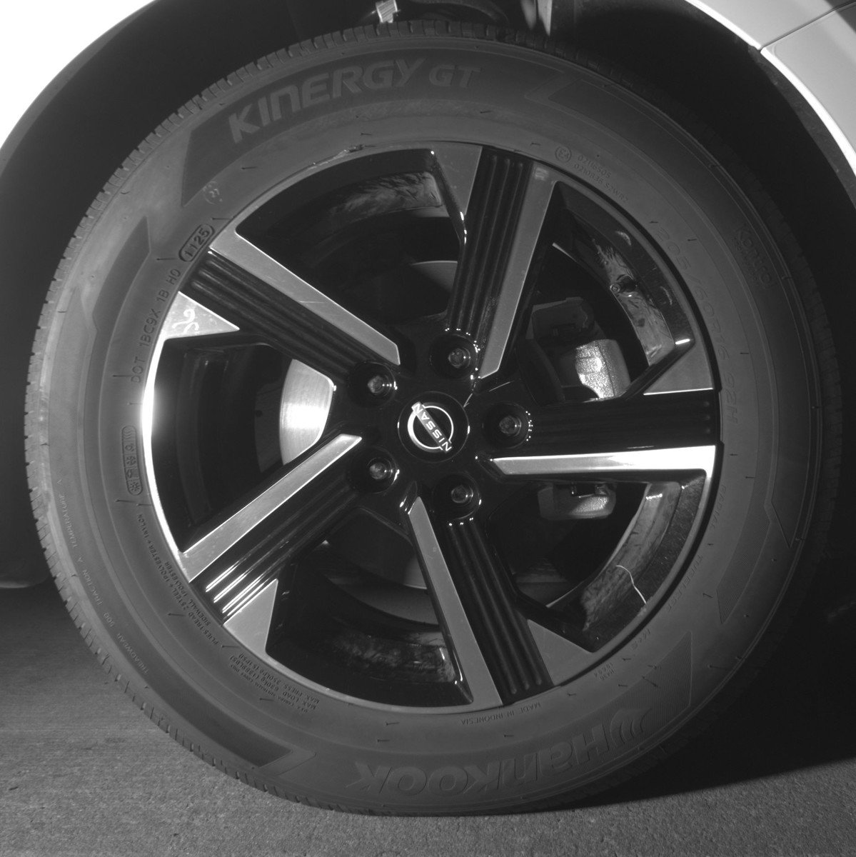 Used 2025 Nissan Sentra SV image 13