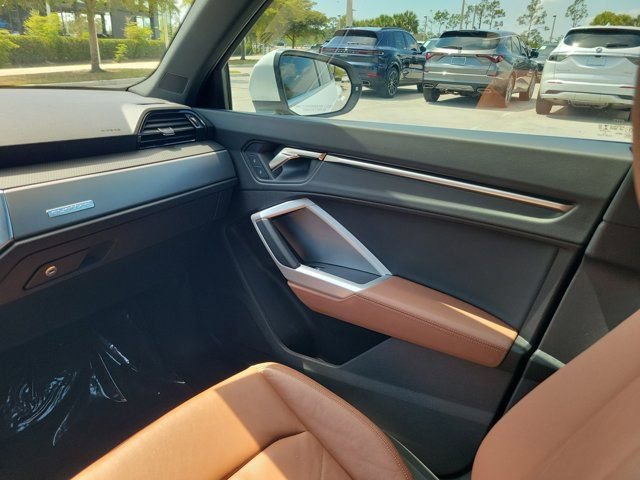 Used 2022 Audi Q3 2.0T Premium image 14