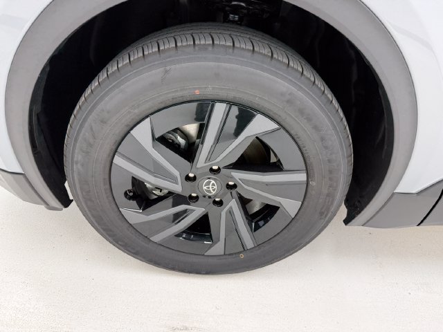 New 2026 Toyota C-HR AWD/4WD image 7